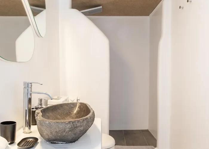 ميكونيان بريز * أنو ميرا