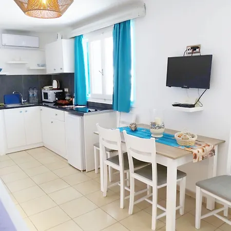 Mykonian Breeze アノ・メラ