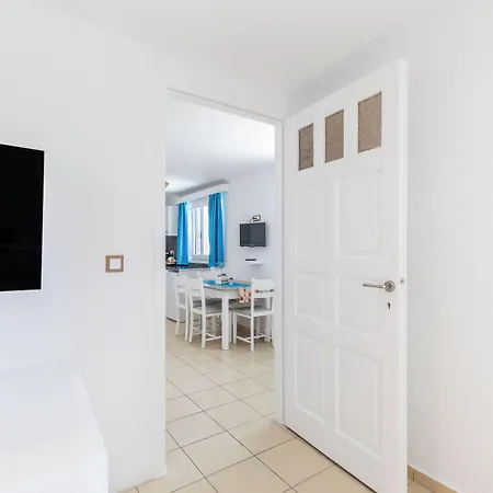 Mykonian Breeze * Άνω Μερά