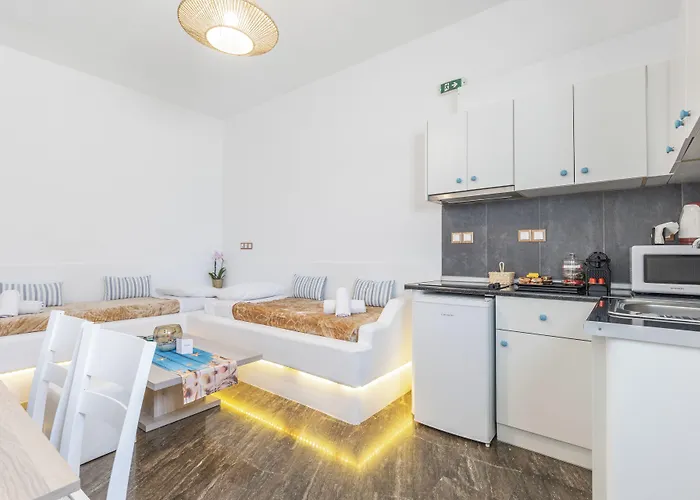 Mykonian Breeze * Άνω Μερά