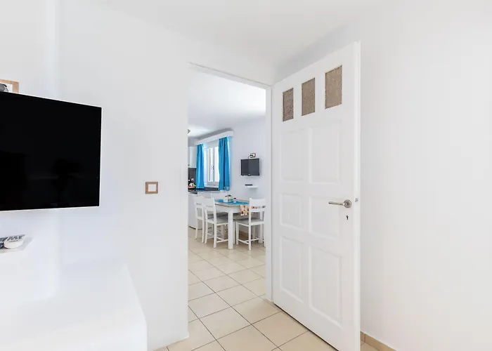 Mykonian Breeze * Άνω Μερά