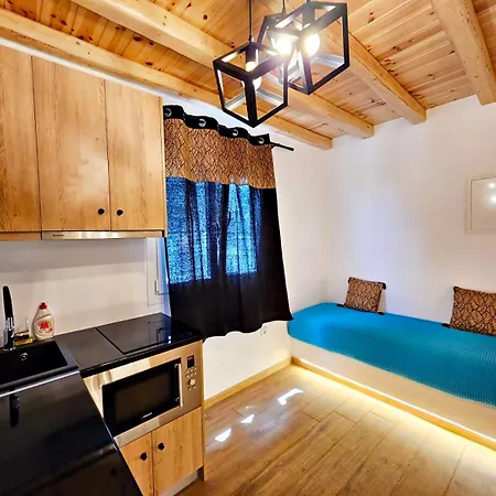 Mykonian Breeze Apartman *
